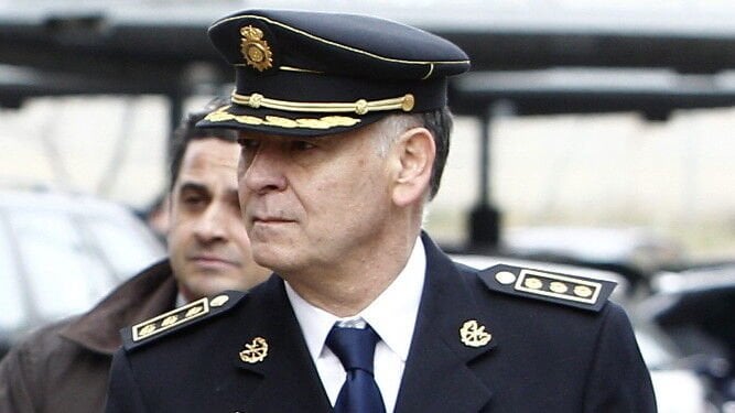 スペイン警察の元長官は、シエルコス夫妻は1年前に米国がBPAを清算することを知っており、プホル夫妻の口座と引き換えに援助を求めたと述べた。