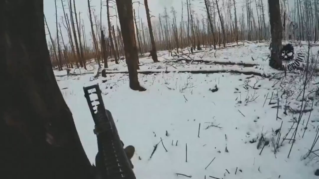 「槍グループ」のウクライナ兵士が襲撃作戦を実施。 [Music over combat]