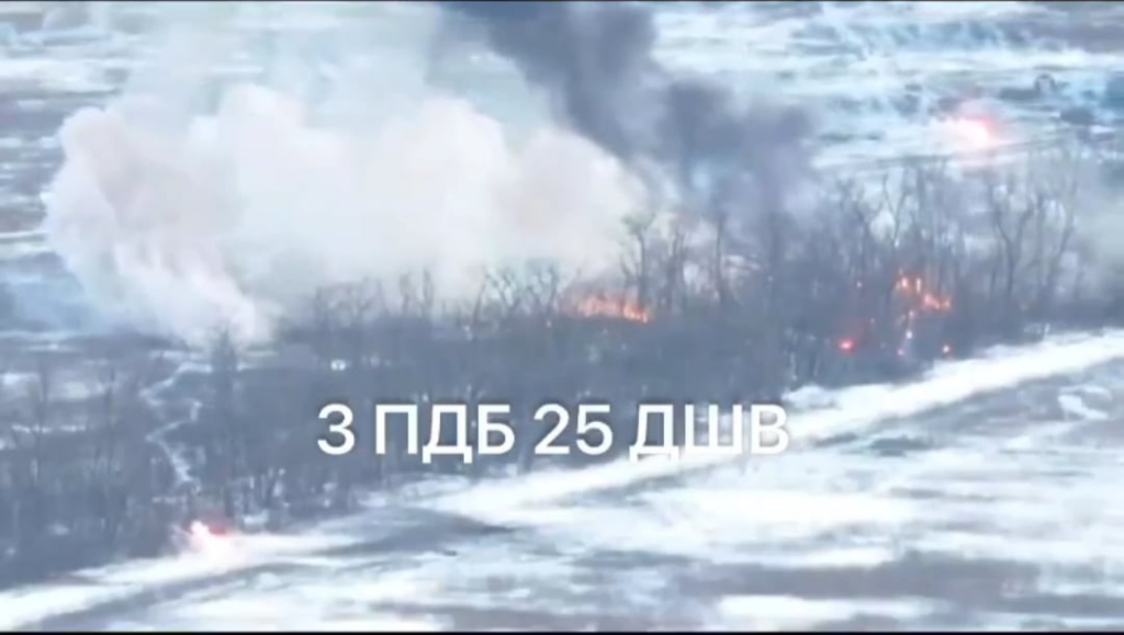 ロシアのBMP-3が煙に巻かれる