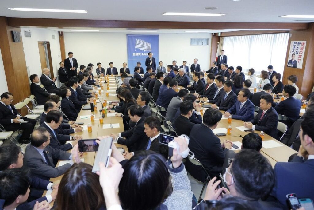 安倍派解体、幹部除名論も 岸田首相、異例の３時間参加―自民