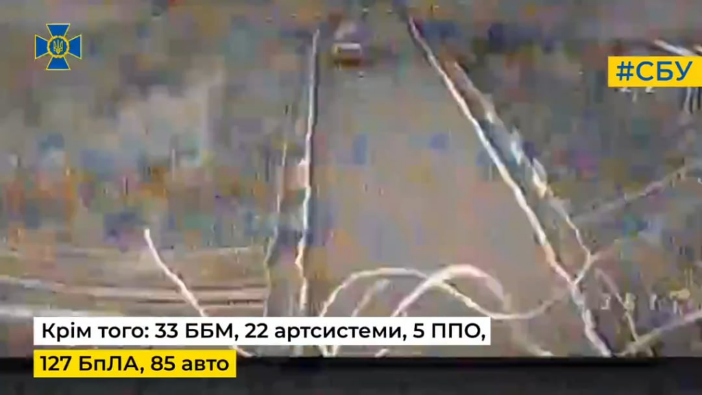 FPV無人機が多くのロシアの装備を攻撃し、その上に軍隊が乗っているものもあった