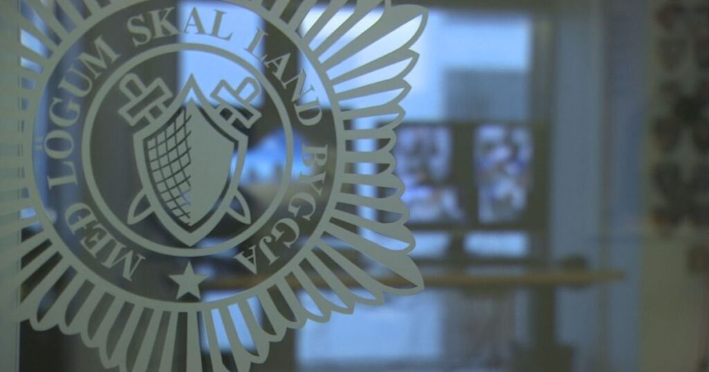 反社会的と言われた男性は警察の訓練コースを拒否される可能性がある - RÚV.is
