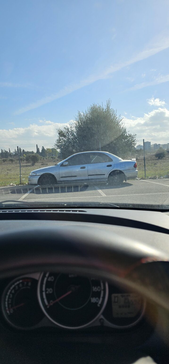 ニコシアの次の階の駐車場
