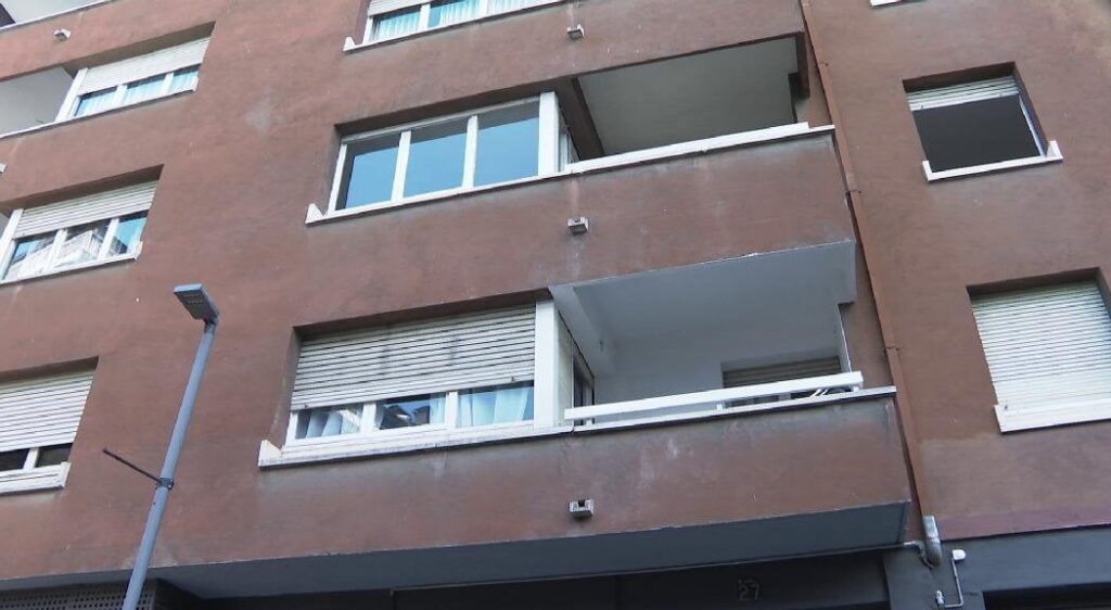 名付け親2人の立ち退きが再び延期される