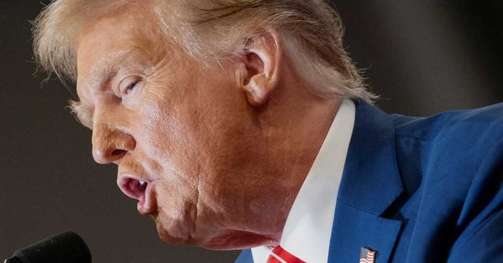 トランプ氏圧倒的首位、15日に共和候補争い初戦 2位の座かけ2候補10日対決