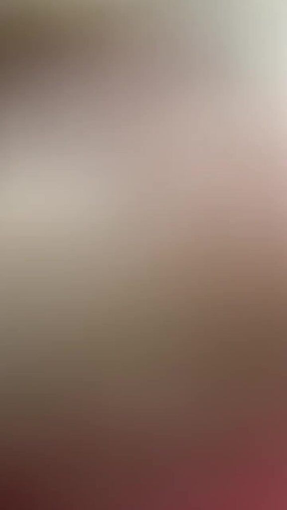 なぜ彼女はそんなに怒っているのですか？