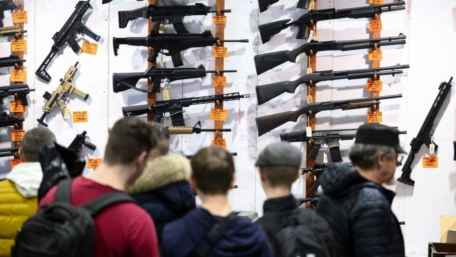 スイスは銃への情熱と安全性をどのように組み合わせているのか