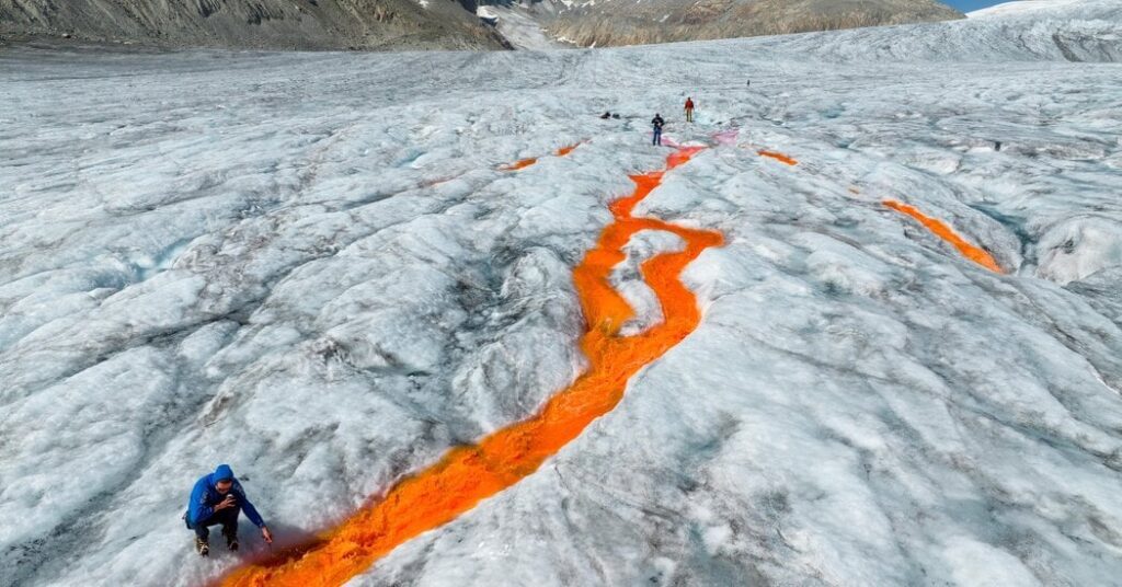 スイスの氷河が縮小する中、生活様式が溶け去る可能性がある