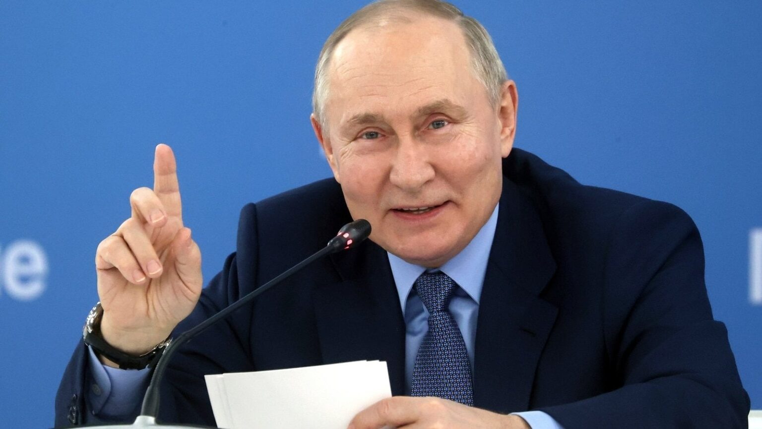 プーチン大統領はムルム大統領に宛てた新年のメッセージでモディ首相、二国間関係を強調
