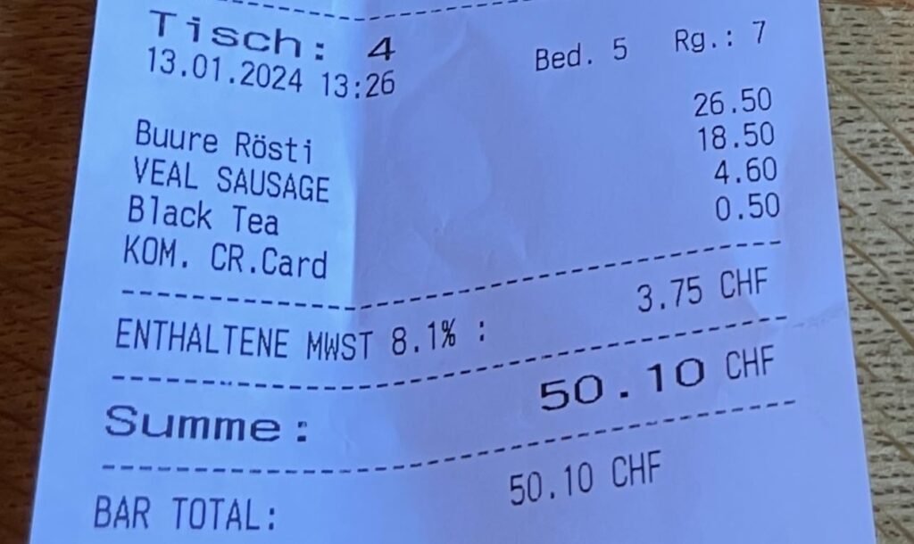 レストランはクレジットカード手数料を請求に含めることができますか?