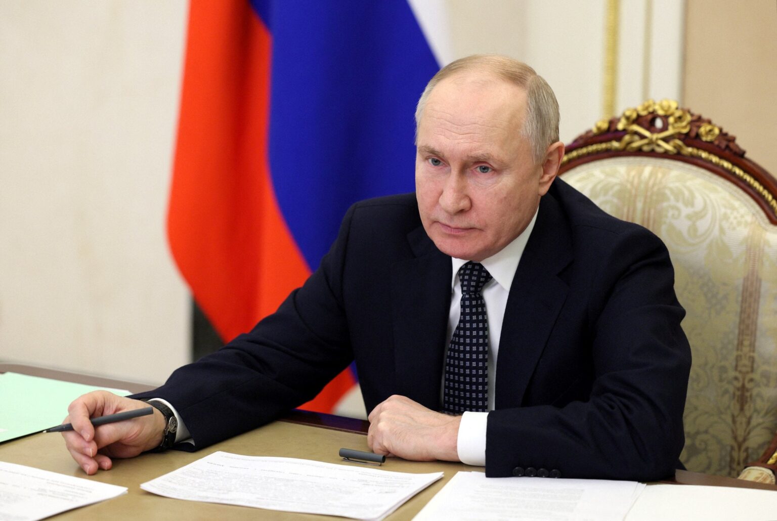 プーチン大統領の法令により、不気味なアラスカへの電話がかかる