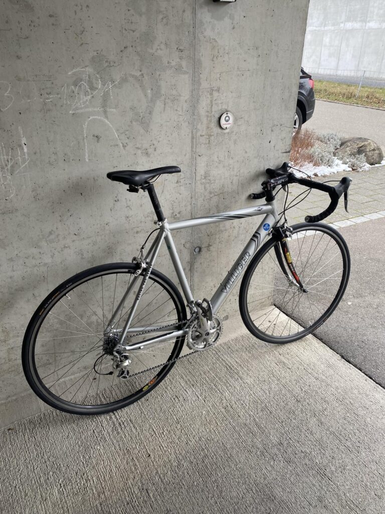 誰かこのバイクについて詳しく教えてくれませんか？