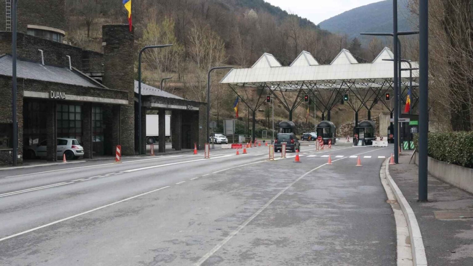 国籍を失い性犯罪で告発された元著名人、強制送還を回避するためにTCに頼る