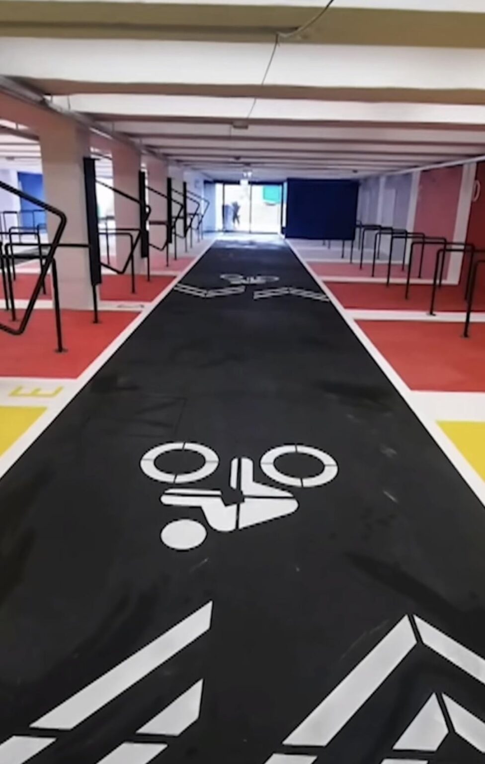ゴーゴリ通りのトンネル
