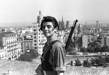 おい！ スペイン内戦の写真を探しています。共和国旗を持った笑顔の女の子が写っています。おそらくライフルを持っていたと思います。 この写真を30分探しましたが見つかりません;-;。 誰か助けてくれませんか