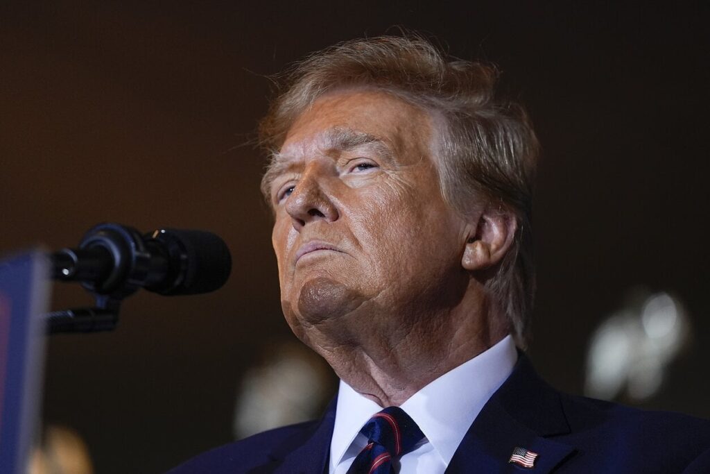 LRT: 「トランプ大統領は、拠出金を期限までに支払わないNATO加盟国を攻撃するよう「促す」と脅した。」