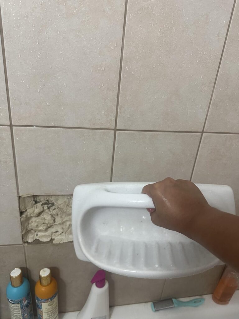 修理のお手伝いが必要です。