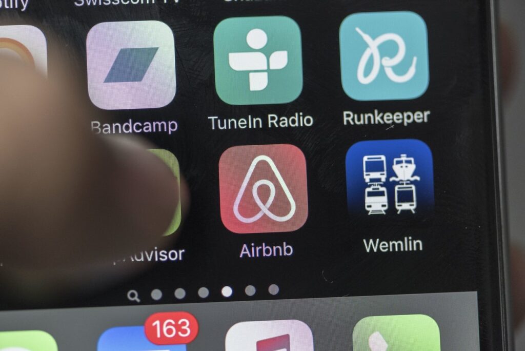 Airbnbはスイスでの成長を目指すと発表した。 その話題についてあなたの意見はありますか? Airbnbはスイスでの成長を目指すと発表した。 その話題についてあなたの意見はありますか?