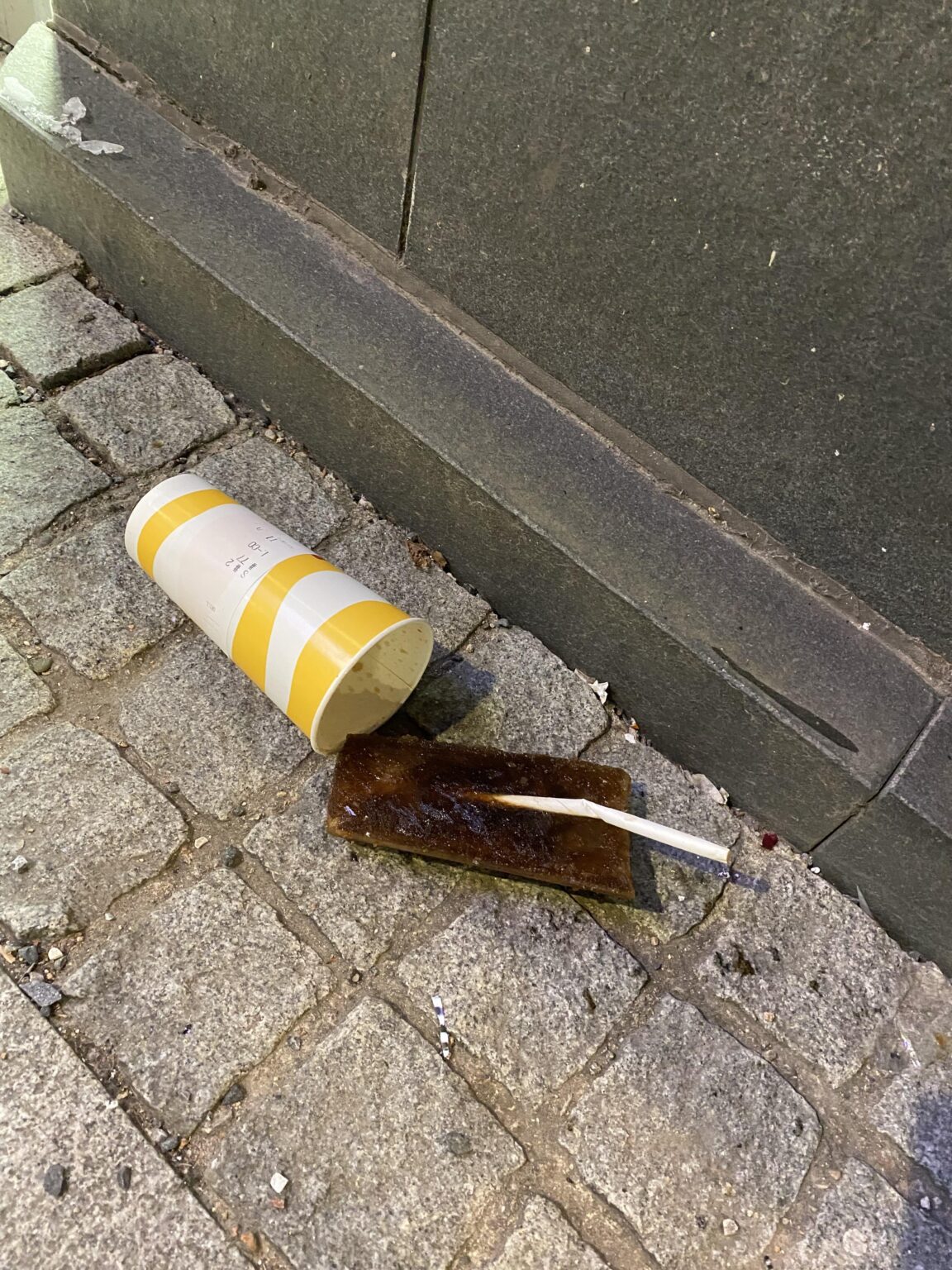 フィンランド北部で飲み物をこぼしてしまったら…。