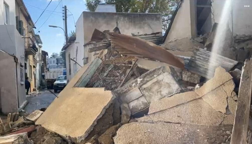 ニコシア旧市街で建物倒壊