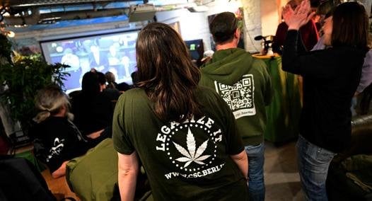 ドイツでは「麻薬取引市場を打破する手段」として大麻が合法化される。