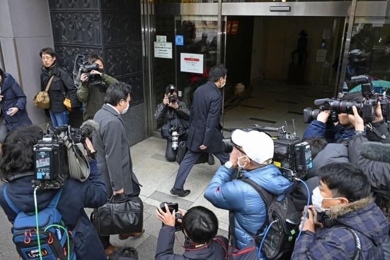 政界を揺るがした捜査のきっかけは、１人の「教授」の執念だった 自民党の派閥裏金事件 「政治とカネ」告発し続ける原点に特攻隊員の悲劇