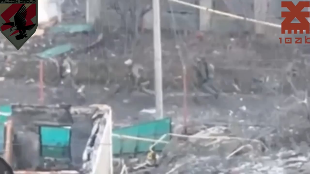 ウクライナのFPV無人機は、アヴディウカ遺跡の中でロシア歩兵に対していくつかの攻撃を成功させた。