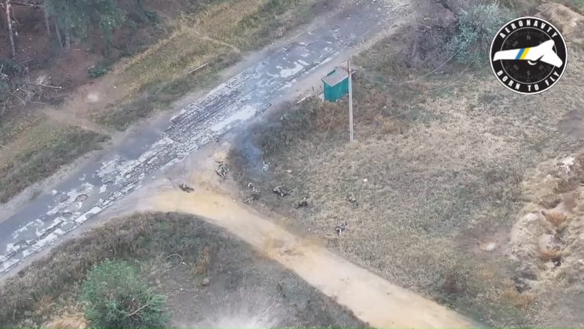 ロシア歩兵がヘルソン州クリンキでUA第35海兵旅団の攻撃を受ける。  2023 年 11 月。