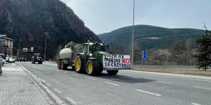 カタルーニャとフランスの農民が共同抗議活動を準備