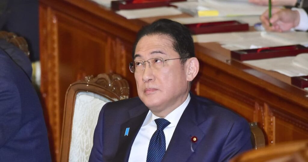 岸田総理「４月解散＆総裁選無投票再選」の可能性…自民党が議員に配っていた「自画自賛レポート」入手