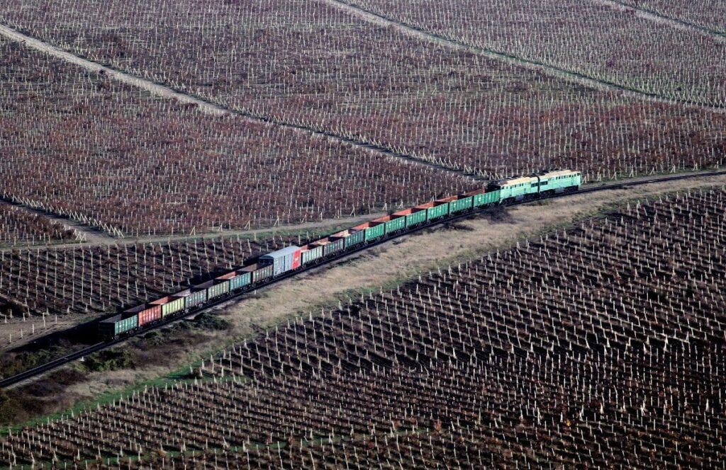ロシア、ウクライナ東部に長さ32マイルの「ツァーリ列車」の障壁を建設：ISW