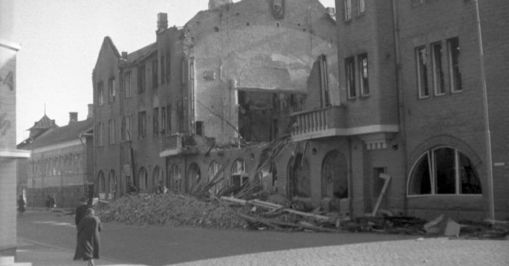 80年前、ソ連の爆撃機150機がコトカの破壊を目指したが失敗した。 イールニュース