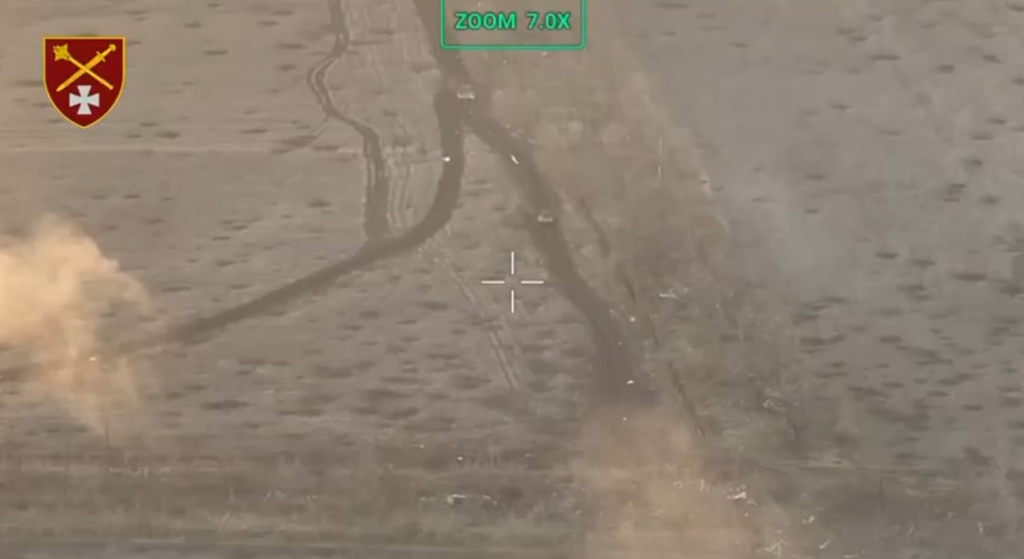 ロシア軍は昨日、ザポリージャ戦線で地上攻撃を開始したが、何か問題が起きた。 その結果、歩兵がカセットを聞いている間にロシアの装甲車両18台（戦車3台を含む）が破壊された（ウクライナではクラスター爆弾をそう呼んでいる）。