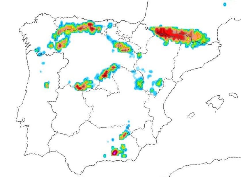 高地では木曜から雪が降り、土曜は1,200