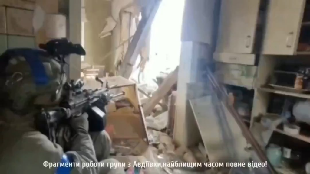 アヴディウカを守るUaf。 ノルウェーのクロスズメバチのマイクロドローンが見られました。