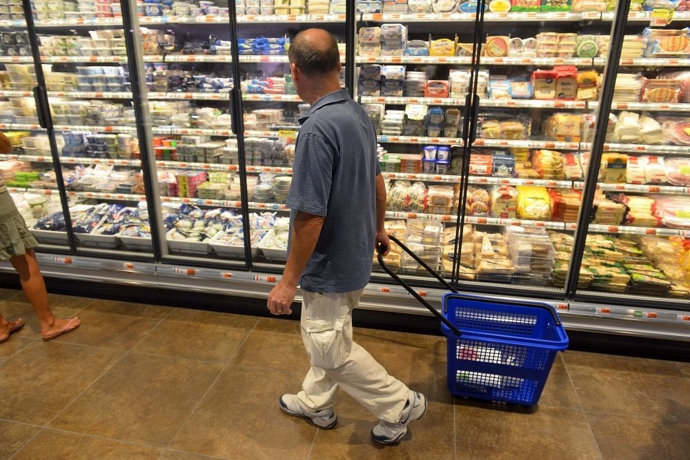 ISTAT: 2023 年、イタリア人は購入を減らし、支出を増やし、小売売上高は増加しました (+2.8%) が、数量は減少しました (-3.7%)。 食品ディスカウント業者が最大の伸びを記録 (+8.2%)