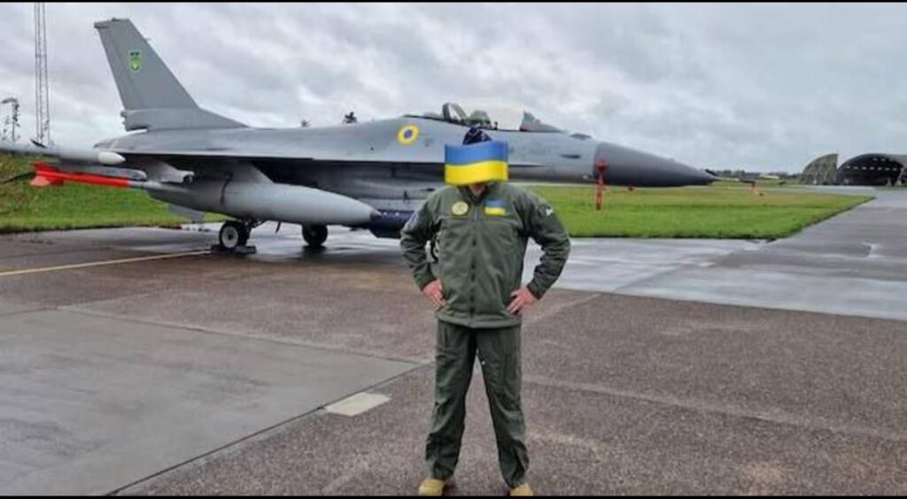 UAF F-16を発見