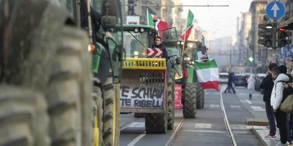 イタリアの農民抗議活動：彼らの要求と政治の動き