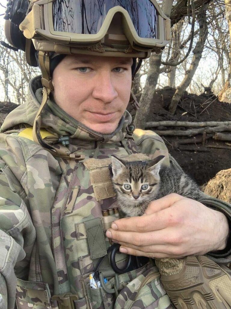 彼はリヴィウ州チェルボノフラド市出身で、ウクライナ軍兵士、スコルプスキー・ヴォロディミル・ヴィタリヨヴィチ、1994年生まれで、2024年2月2日にドネツク州で戦死した。