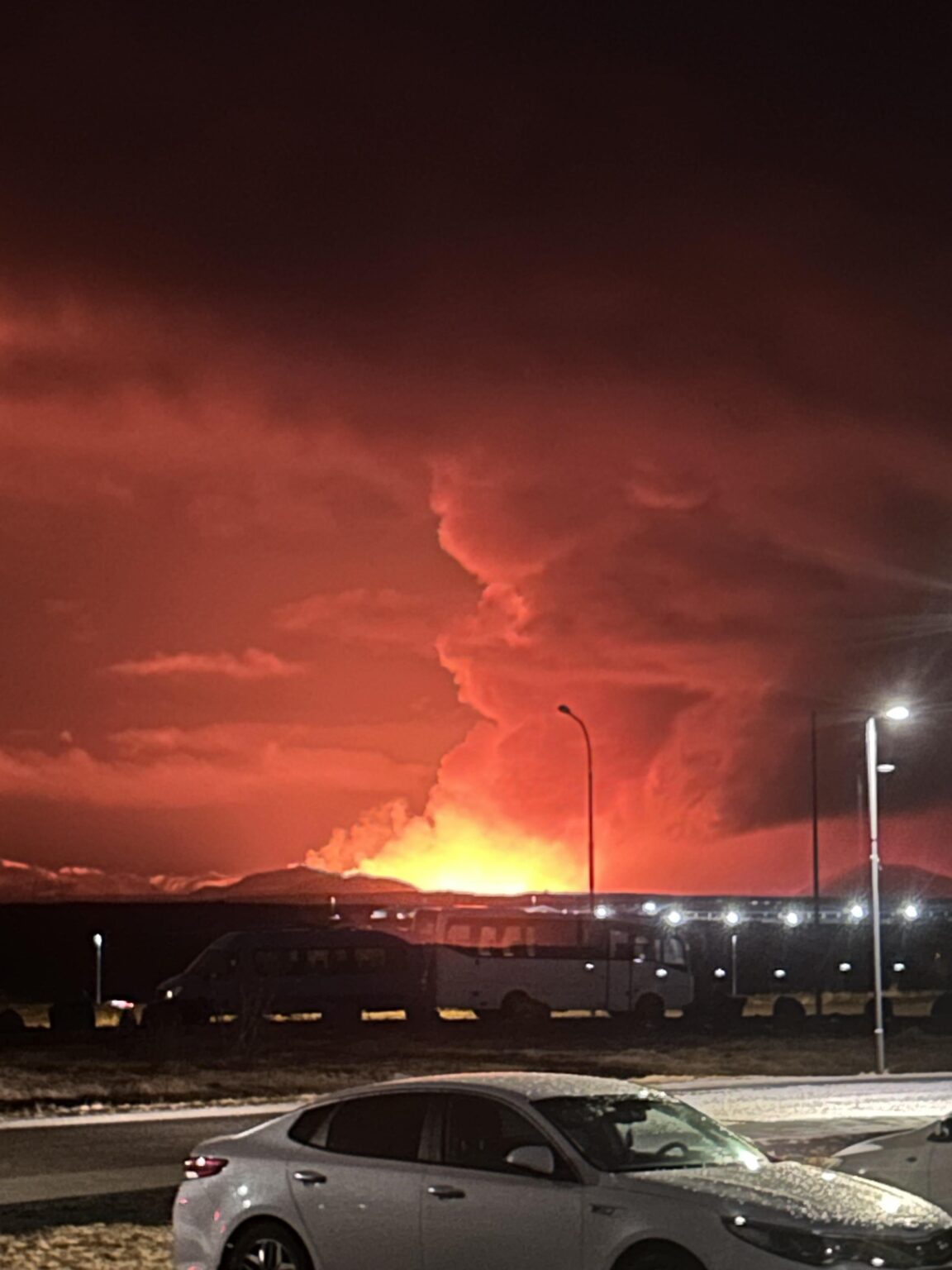 またある日、また火山の噴火が起こる