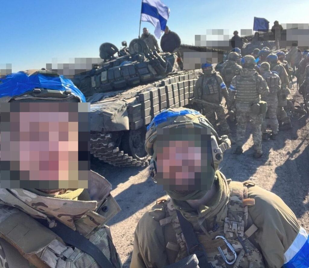 クルスクとベルゴロド地域におけるロシアの自由軍団の軍隊と鎧のさらなる画像が公開された。 それとも、あの白青白の国旗は、ロシアの領土に掲げられるとさらに美しく見えるのでしょうか？