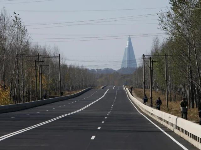 北朝鮮で最も交通量の多い道路とマルタで最も静かな通り