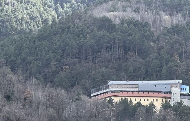 捜査当局は、「感覚をマッサージする者」に対してさらなる告発が行われることを確信している