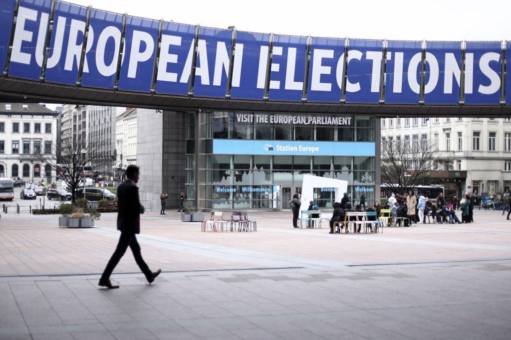 EU、投票を前に反ウクライナ・プロパガンダと戦う：欧州議会選挙が近づく中、親ロシア派のソーシャルメディア投稿が、ウクライナ難民は犯罪者で福祉詐欺だという虚偽の主張で極右政党や国家主義政党を支援している