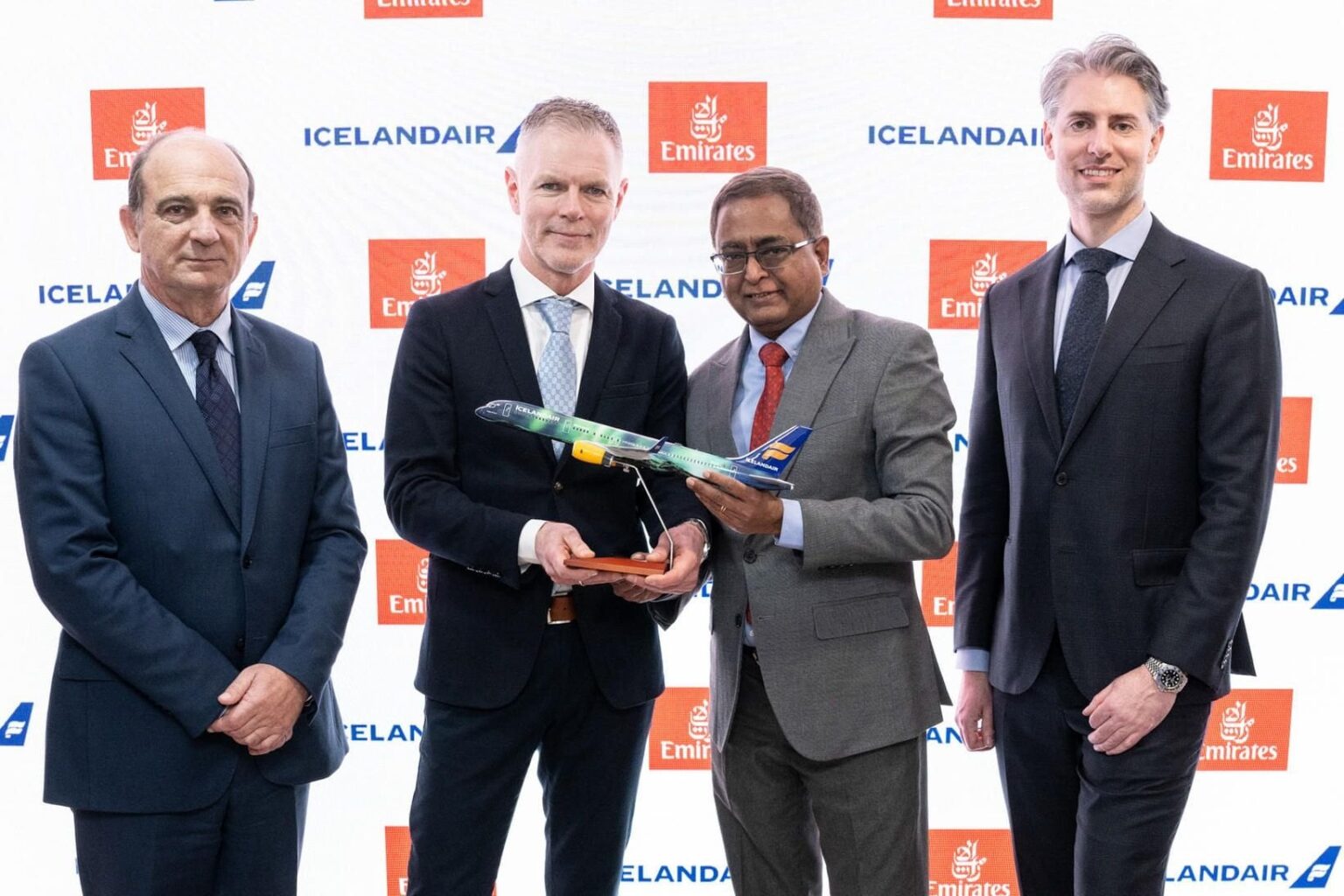 アイスランド航空とエミレーツ航空は協力したい