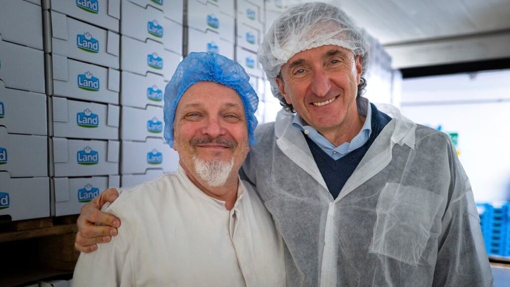 イタリアのマスコミによると、私はシュピーゲル誌にヴィチェンツァの大手多国籍企業についてレポートするために行った。イタリアのマスコミによると、同社は60歳以上の人材を雇用することを好むという。 私の経験またはカジュアルな AMA