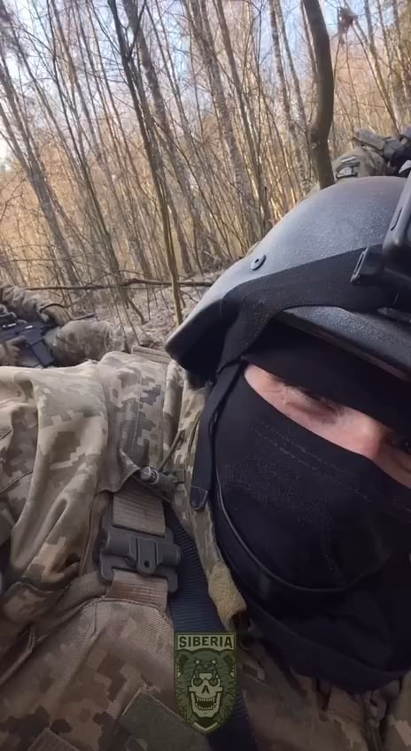クルスク州とベルゴロド州でロシア軍と戦う中、シベリア大隊はロシア国民に選挙に投票しないよう呼び掛けている。  「この場合の投票用紙や投票所はフィクションです。実際に人生をより良い方向に変えることができるのは、武器を手にすることだけです。」