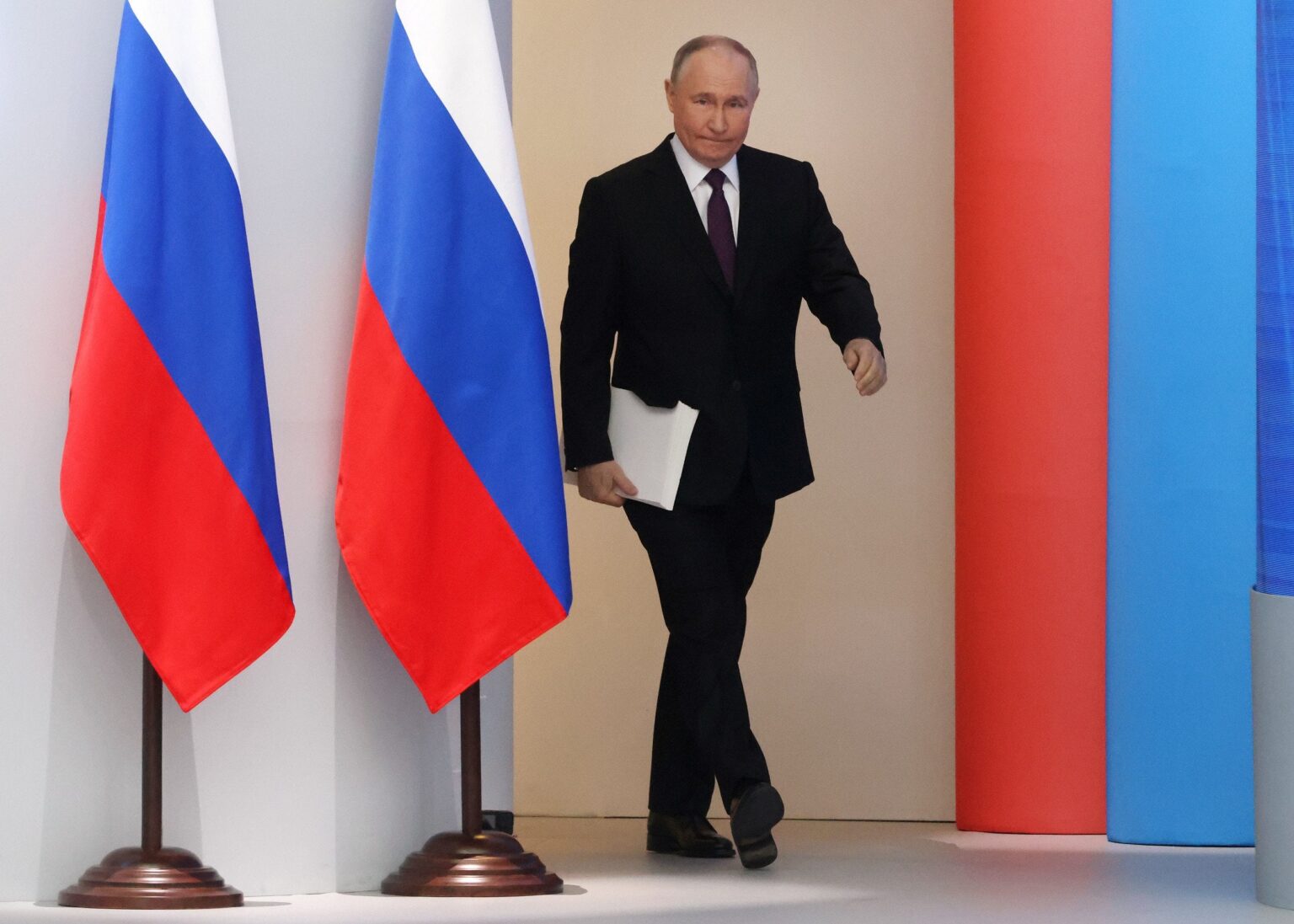 ロシアの核戦力は準備完了、プーチン大統領が警告