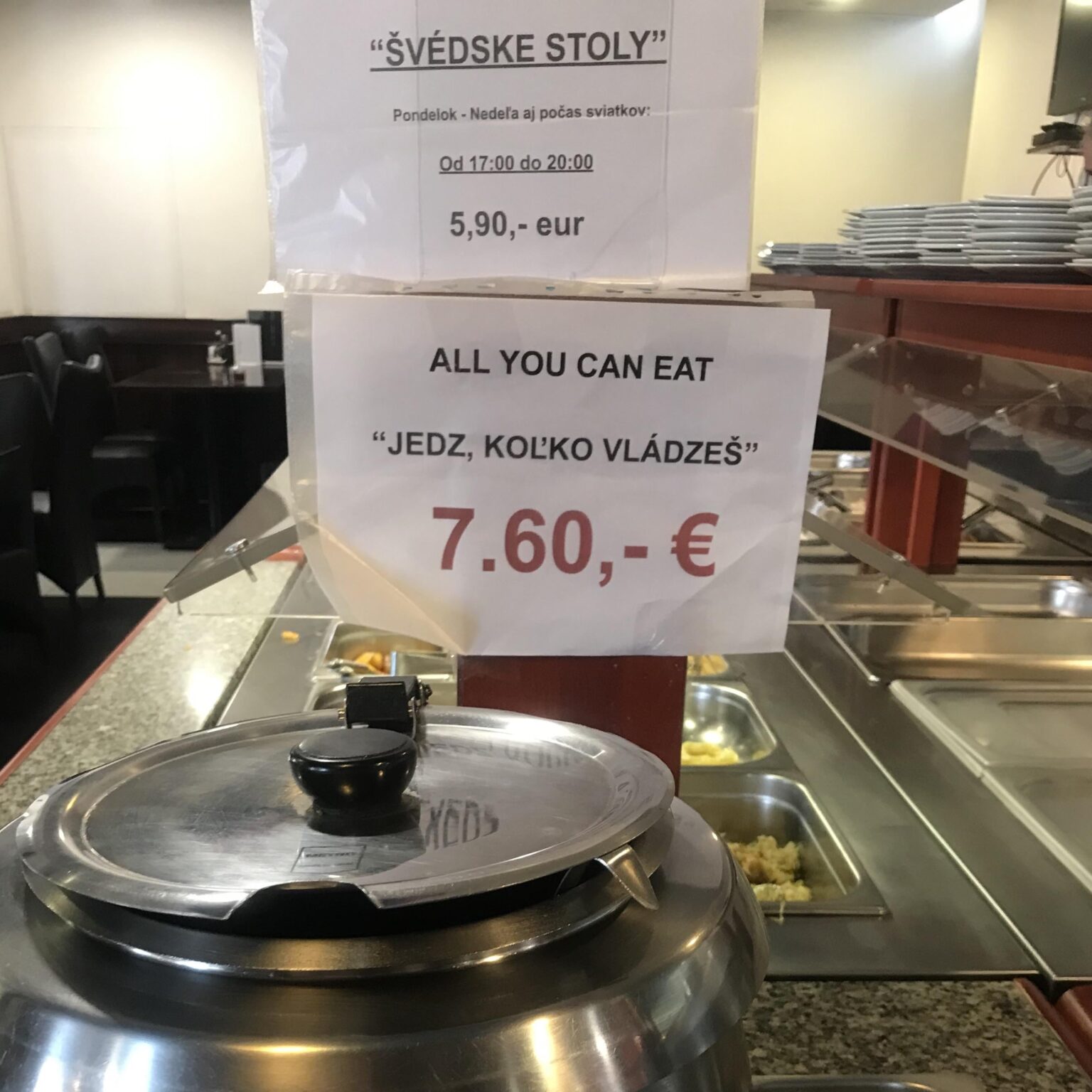 ポーランドには中華料理の食べ放題ビュッフェがないのですが、なぜでしょうか？