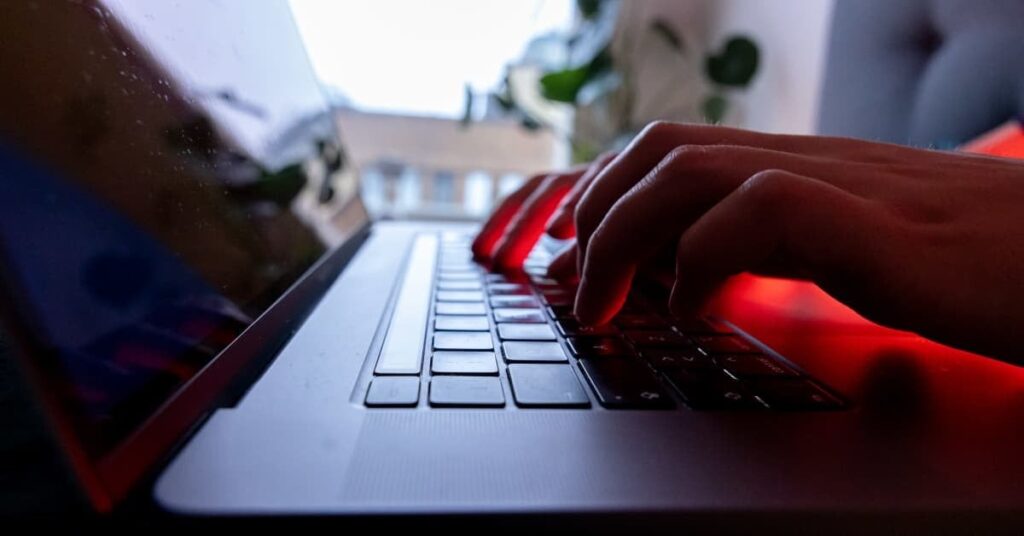 フィンランド人の幸福度は低下 — 病気で働く人が増え、転職を計画中 | イールニュース